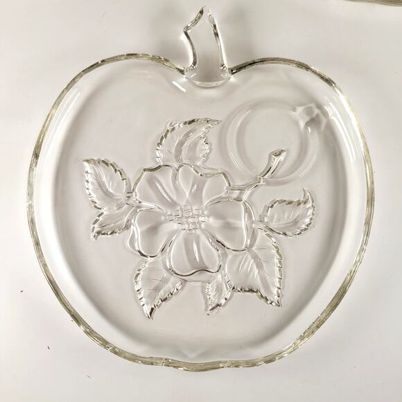 Hazel Atlas Apple Snack Set 4 Plates 4 Cups Orchard Embossed Clear Glass - Picture 2 of 13